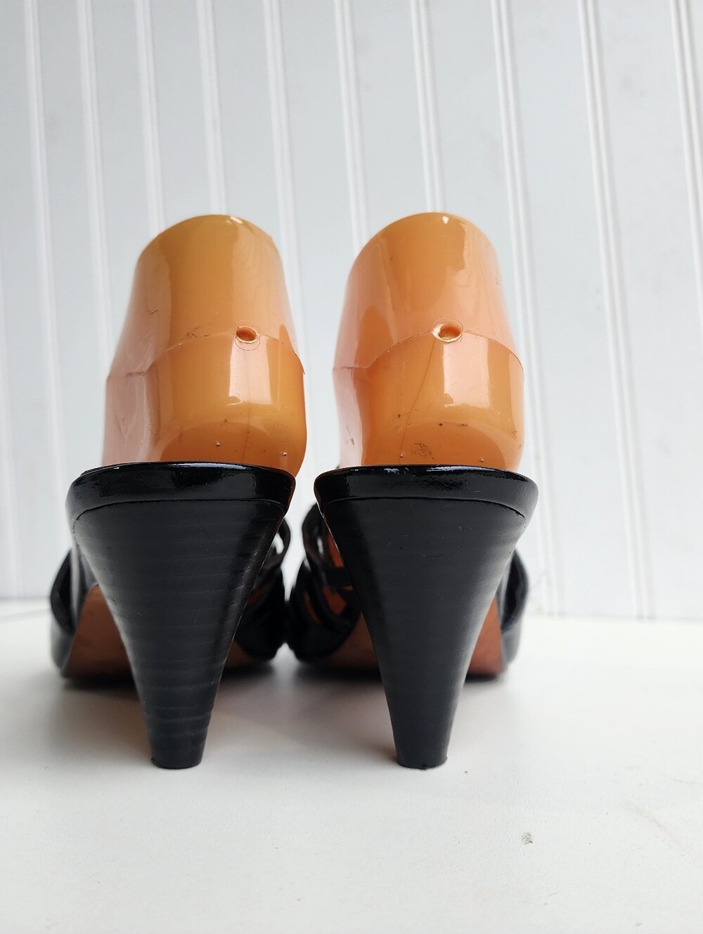 DONALD PLINER BLACK PATENT LTHR STRAPPY SLIDES TOE-THONG MULES SANDALS PUMPS 8.5 - Picture 6 of 10